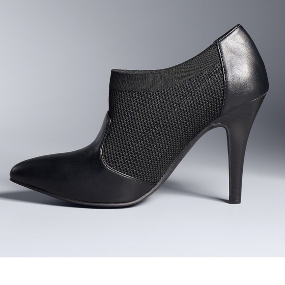 NWT Simply Vera Wang Warsaw Black Booties - Picture 7 of 8